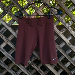 NWT Nike Sportswear Essential Swoosh Women's Small Tight Fit MidRise Bike Shorts